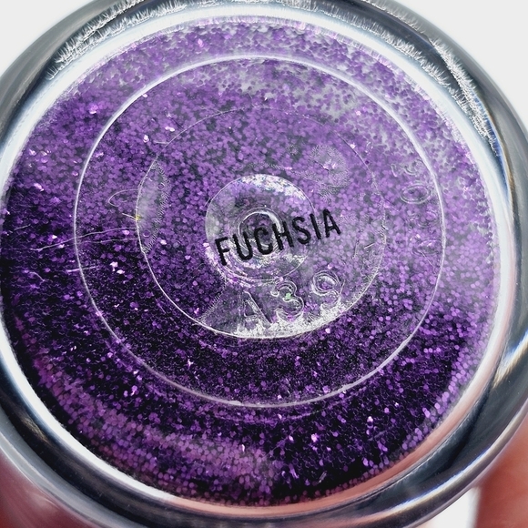 MAC Cosmetics Fuchsia Glitter - Picture 6 of 6